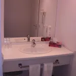 Center Drive מלון 3*