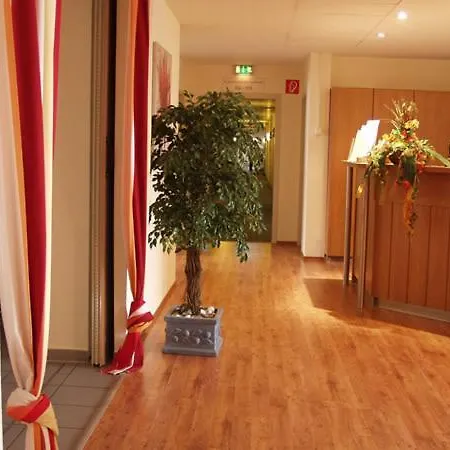 Center Drive Hotel